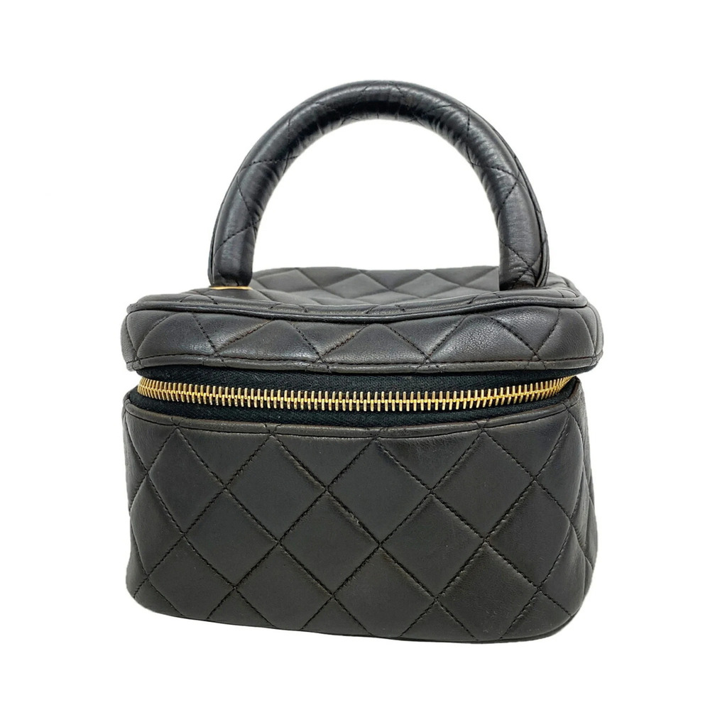 Chanel handbag/vanity bag, Matelassรฉ lambskin, black, women's, P3675613